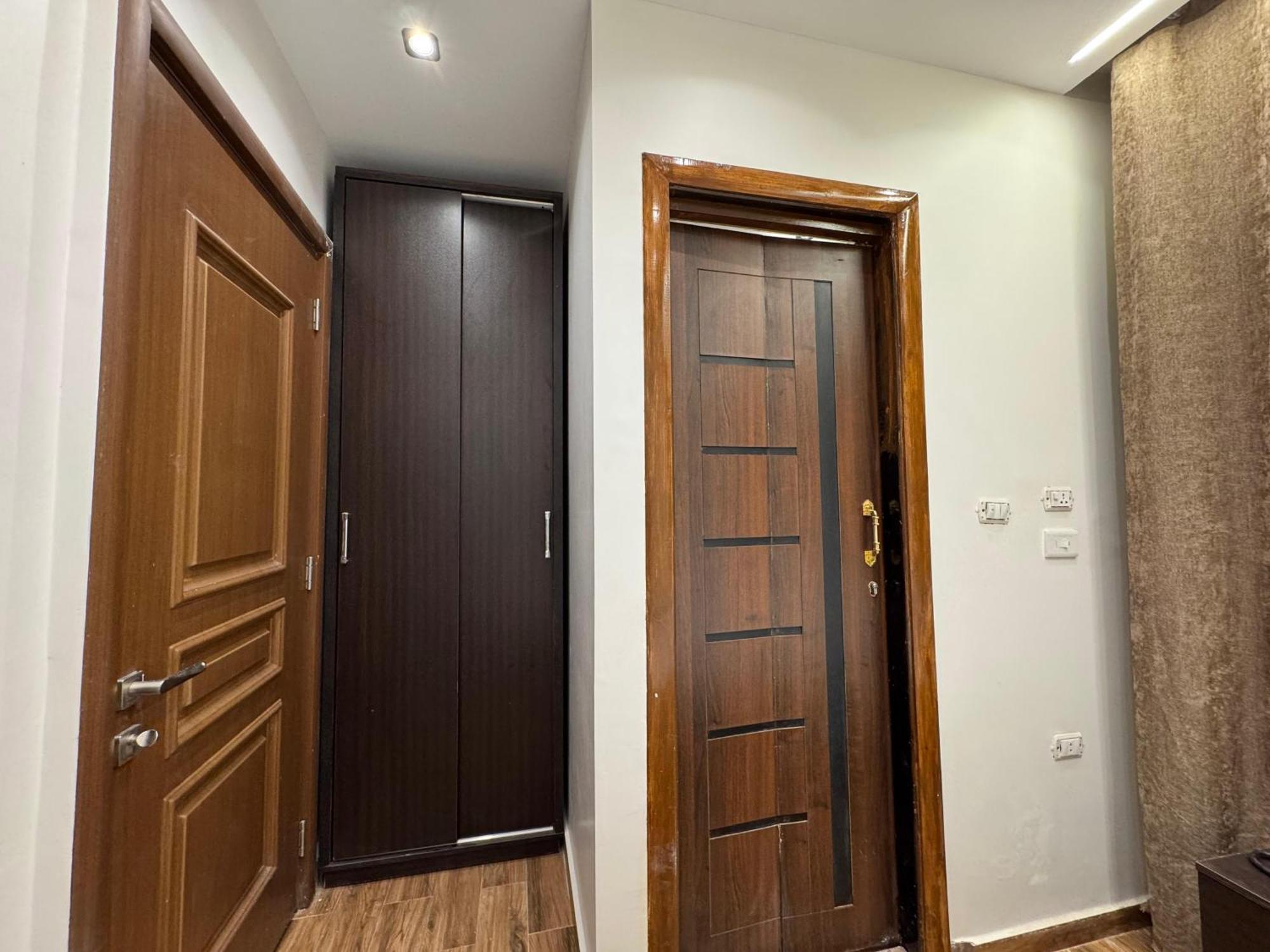 New White Pyramids Inn Ghatati 외부 사진