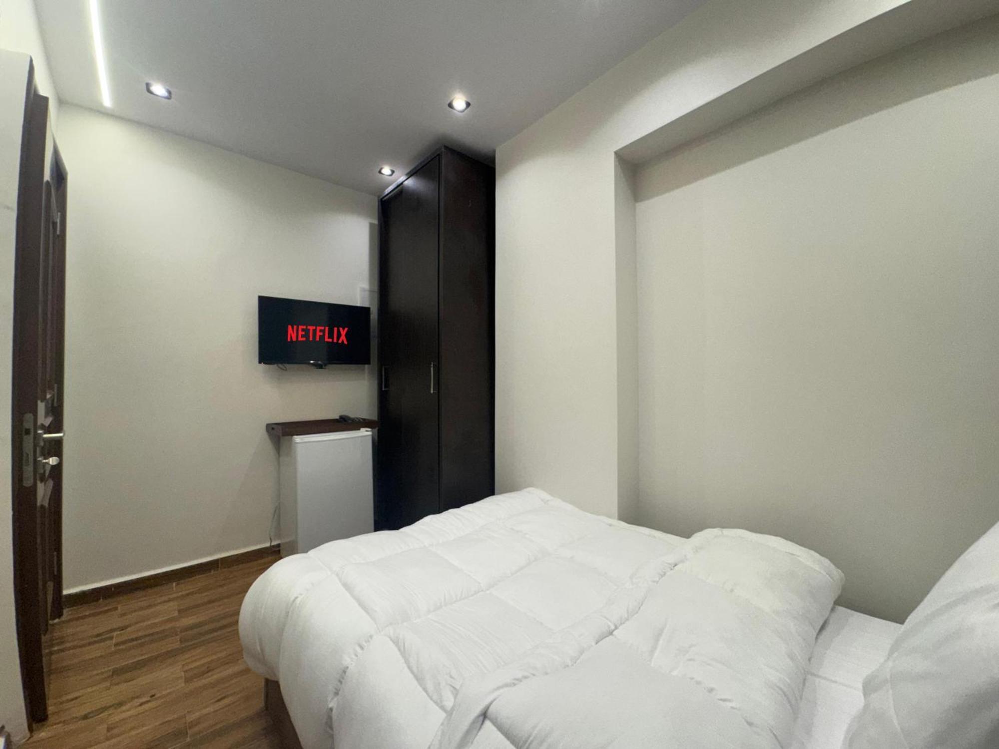 New White Pyramids Inn Ghatati 외부 사진