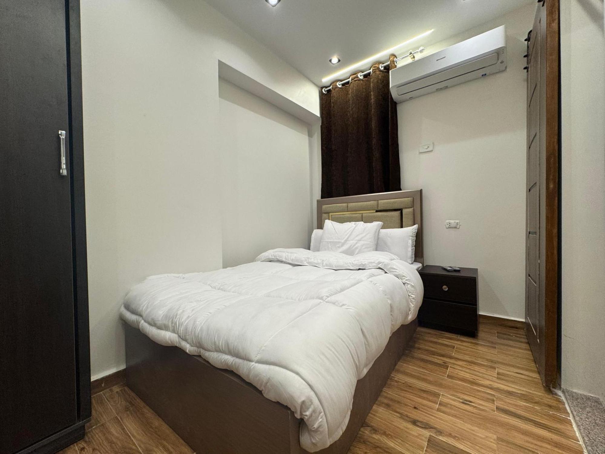 New White Pyramids Inn Ghatati 외부 사진