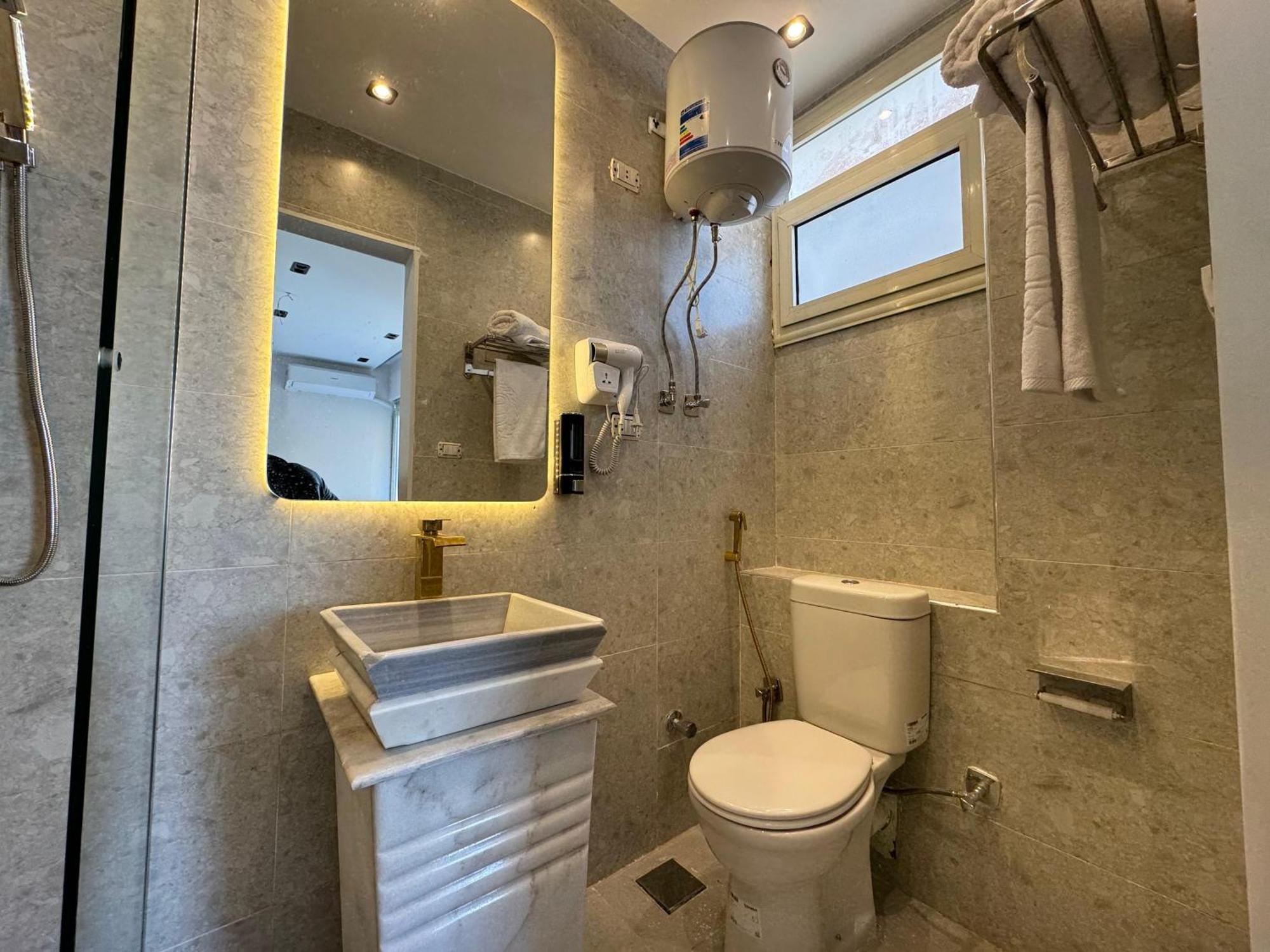New White Pyramids Inn Ghatati 외부 사진