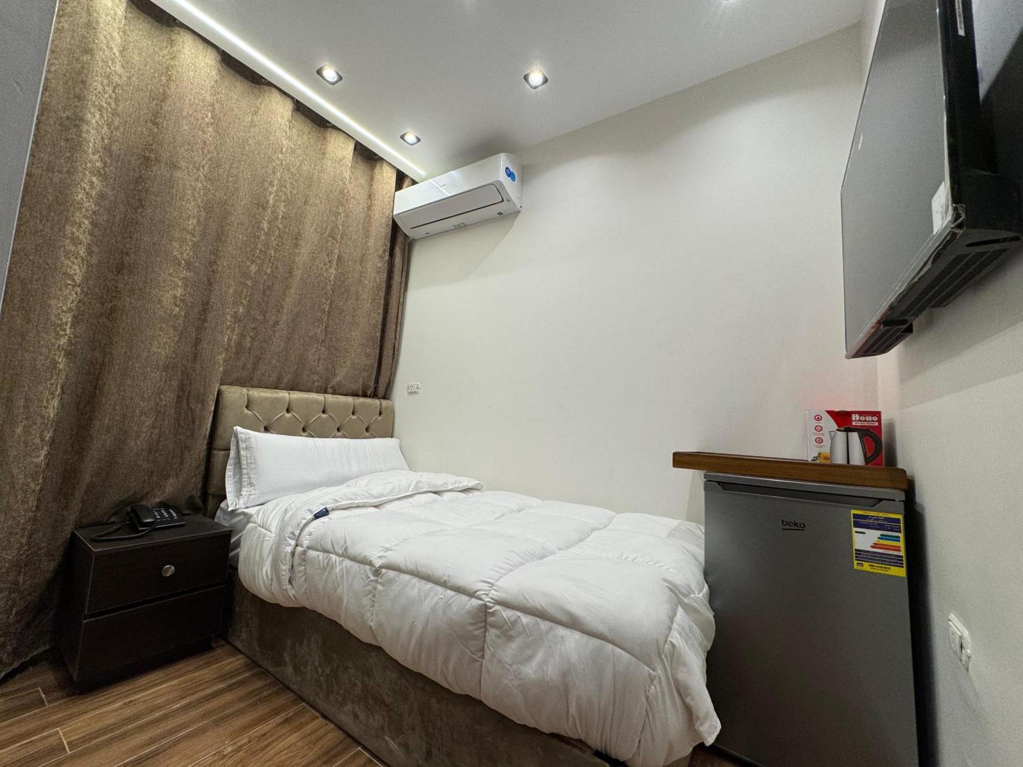 New White Pyramids Inn Ghatati 외부 사진
