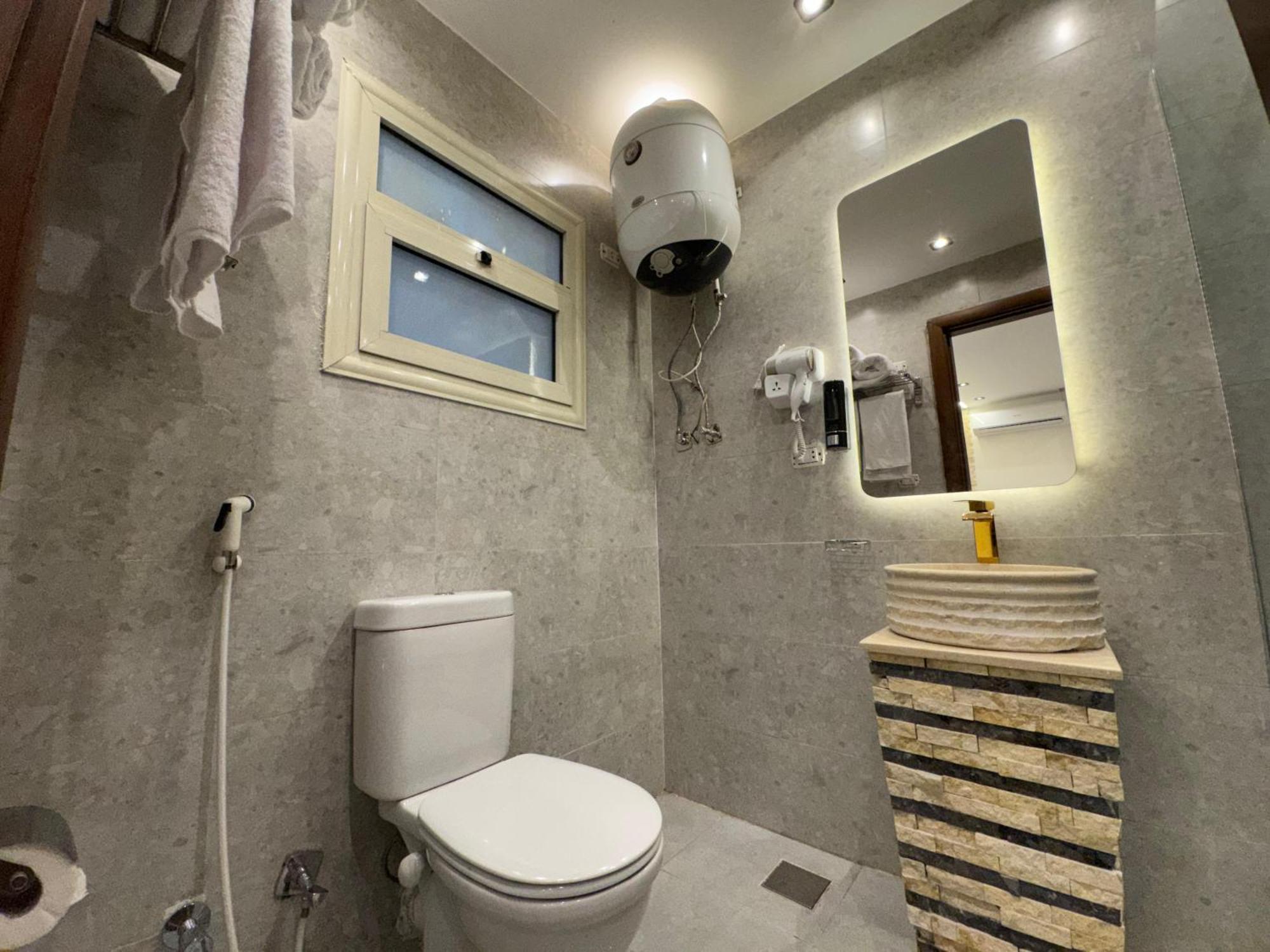 New White Pyramids Inn Ghatati 외부 사진