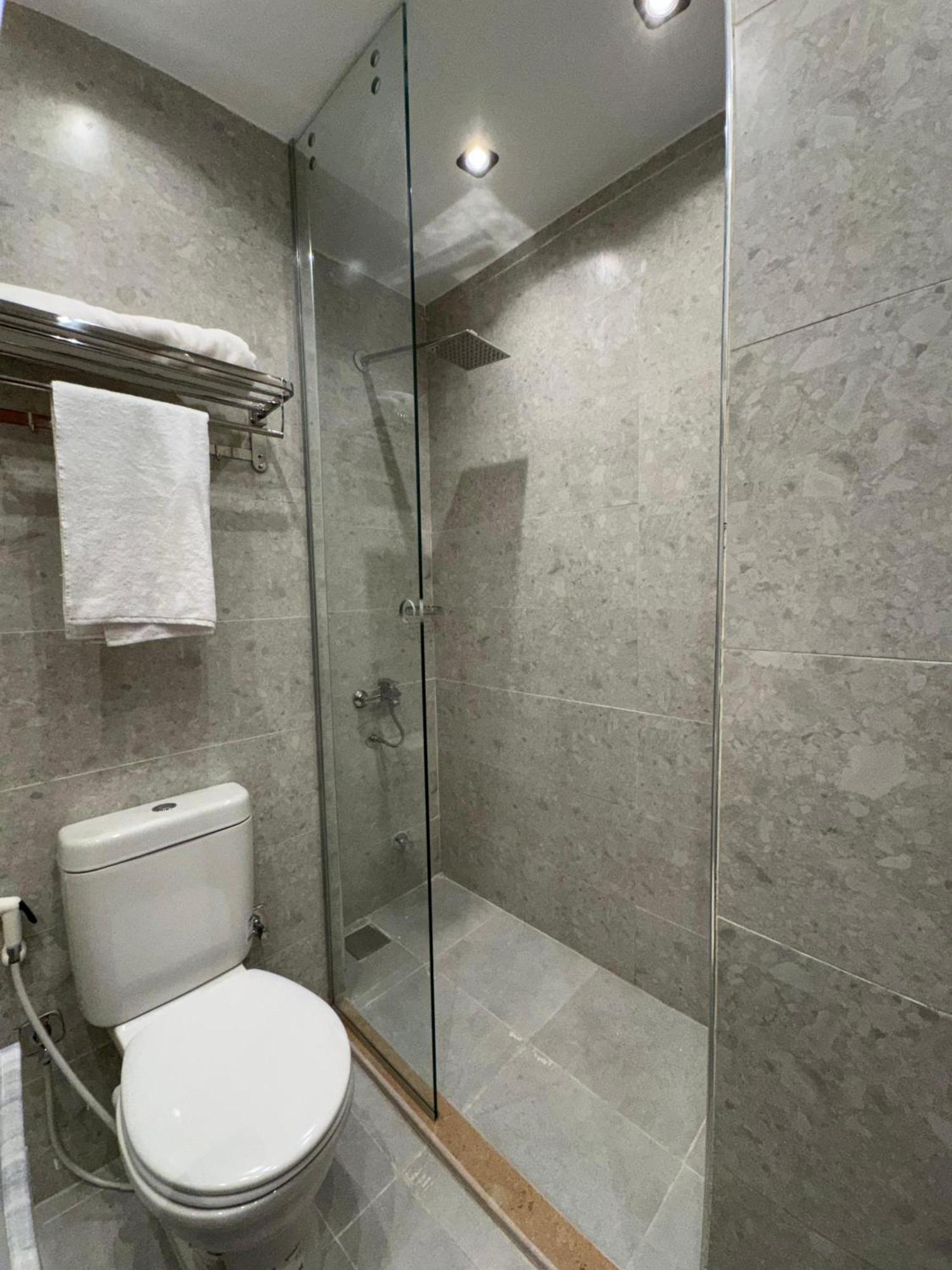New White Pyramids Inn Ghatati 외부 사진