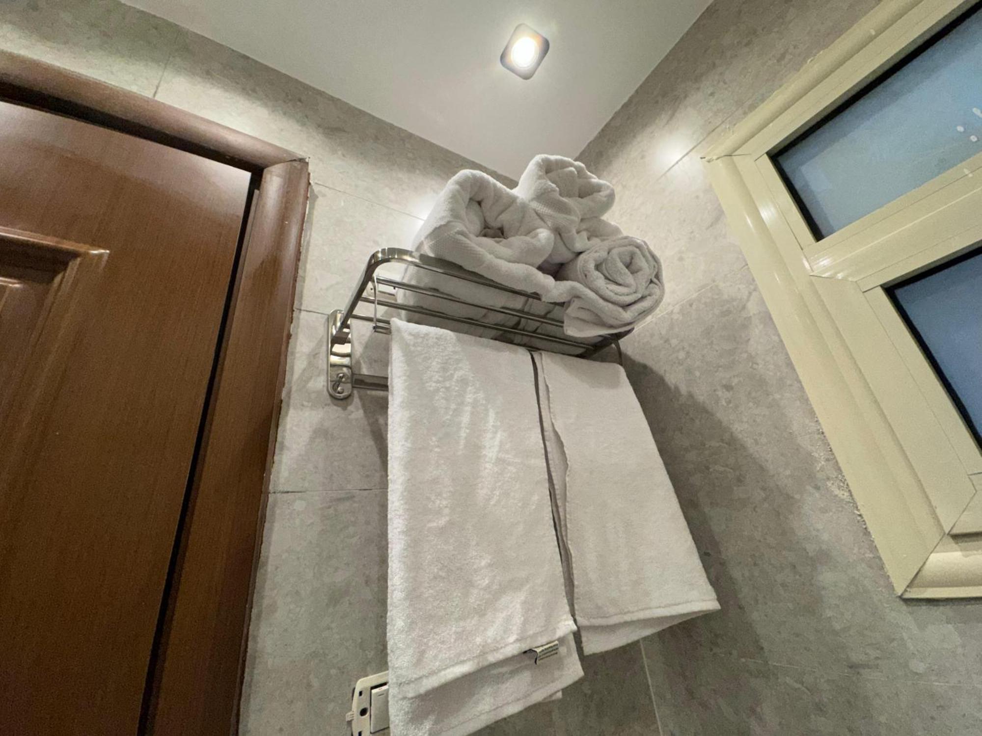 New White Pyramids Inn Ghatati 외부 사진