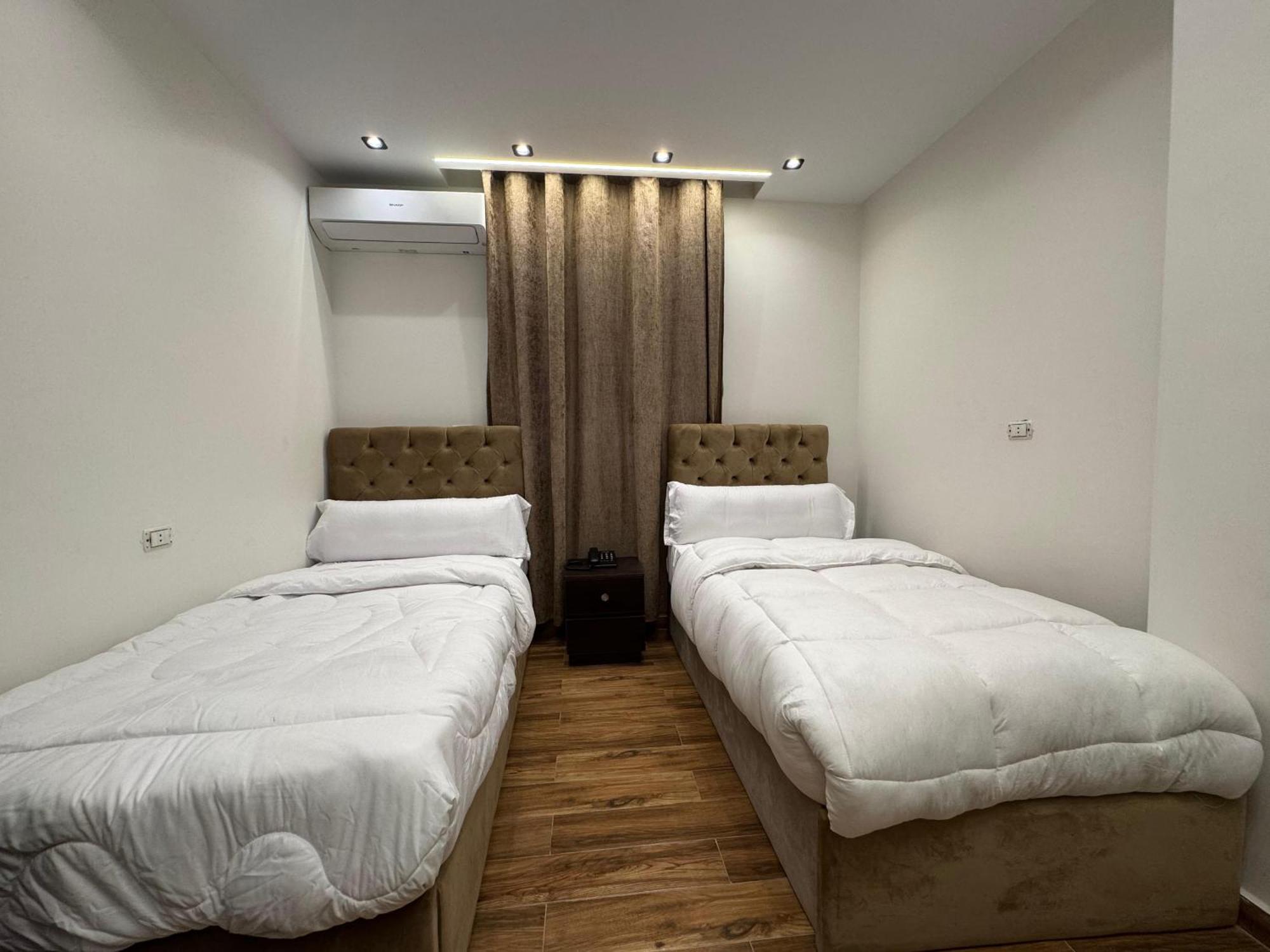 New White Pyramids Inn Ghatati 외부 사진