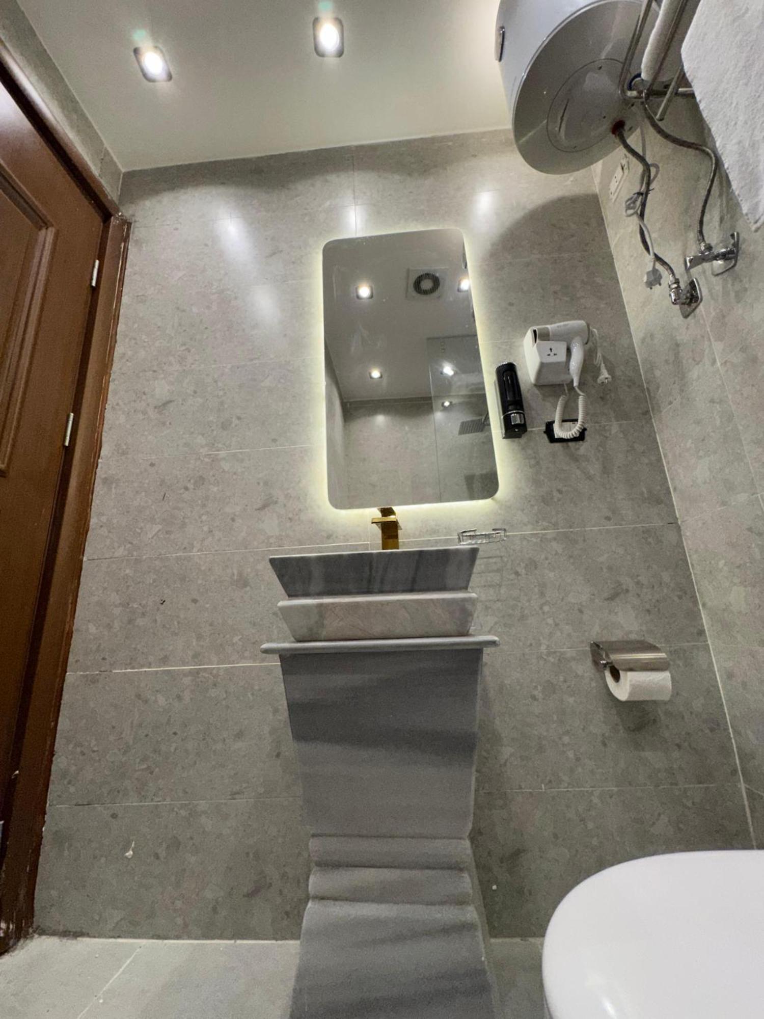 New White Pyramids Inn Ghatati 외부 사진